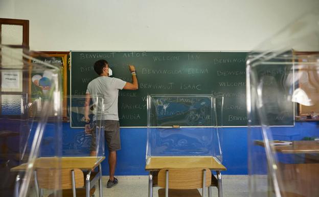 Puig, a los profesores en la vuelta al cole: «En vosotros confiamos toda la sociedad»