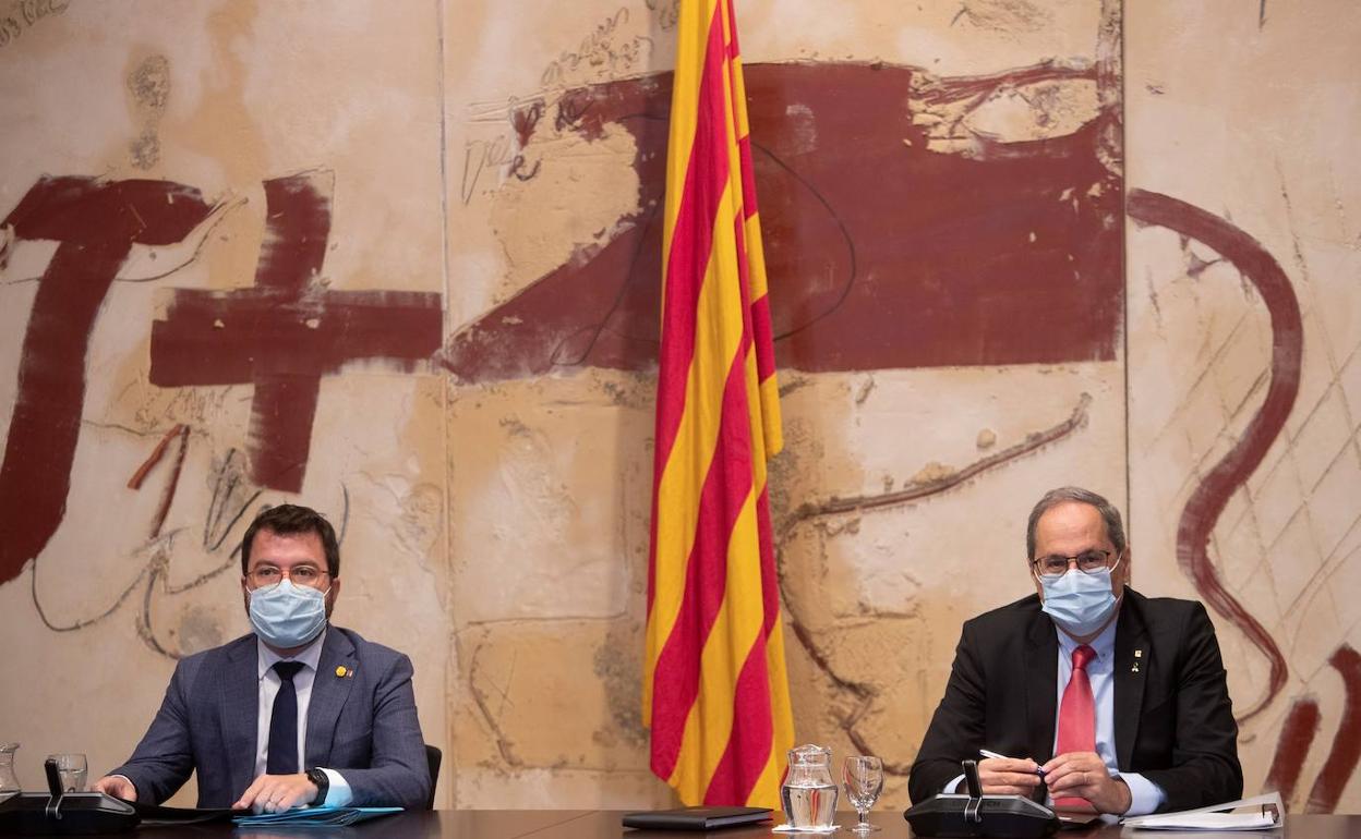Pere Aragonés y Quim Torra, este martes durante el Consejo de Gobierno de la Generalitat.