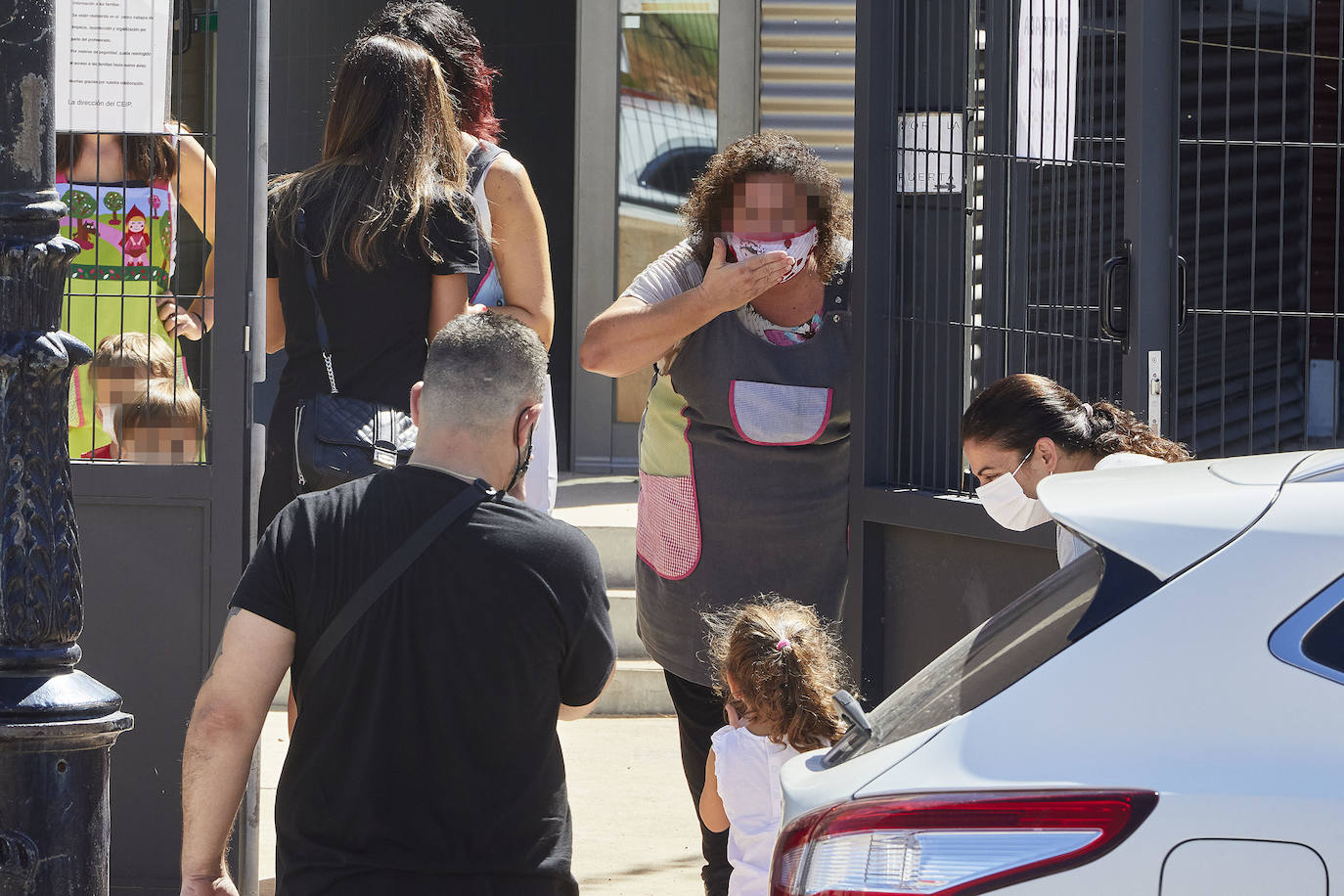 Se trata de un aula de Infantil del CEIP Els Germanells de Rafelbunyol en la que estudia un familiar de la niña que ya dio positivo este martes y que también está contagiado