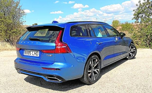 Elegancia deportiva en los acabados R-Design de toda la gama Volvo. 