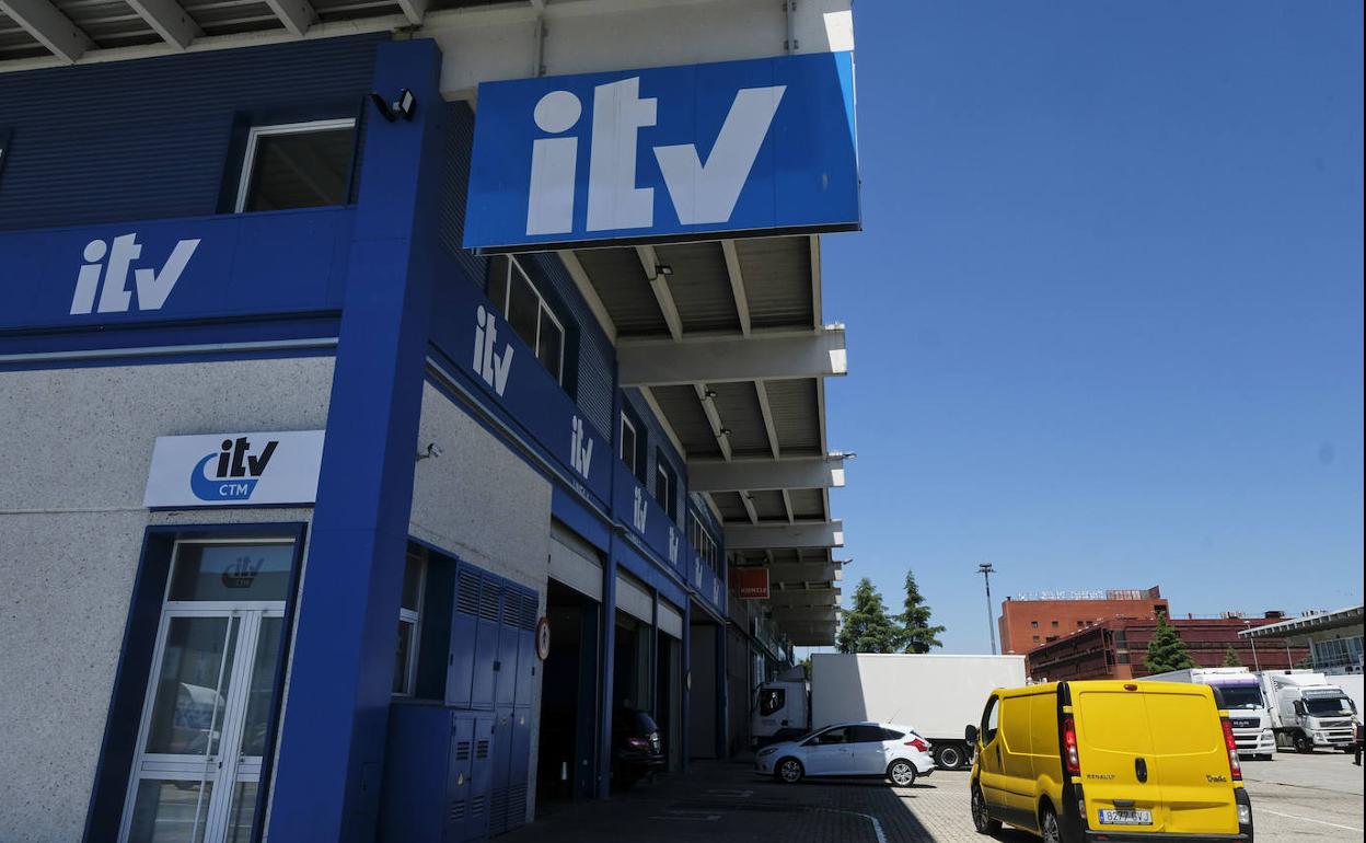 La OCU denuncia una 'trampa' con los nuevos plazos de la ITV