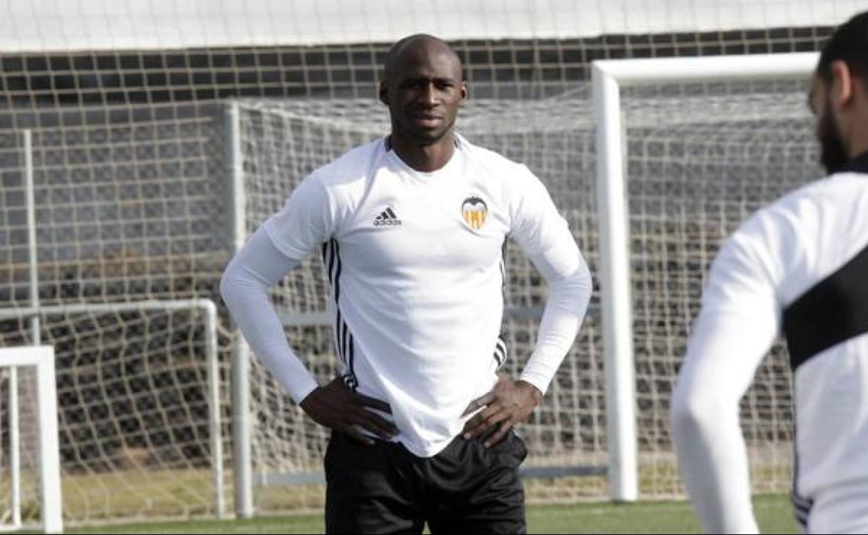 Mangala ya fue descartado por el Oporto antes de llegar a Mestalla