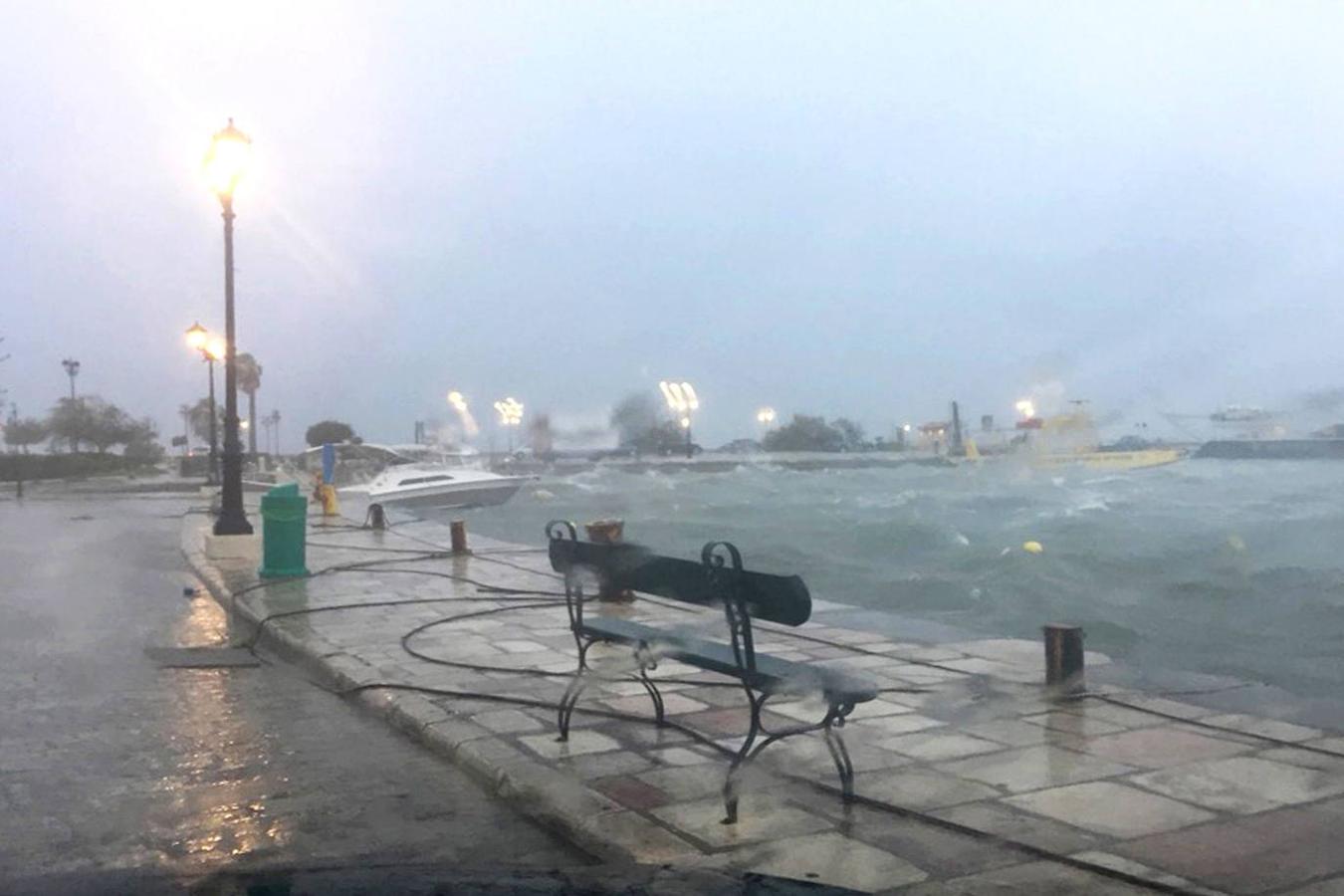 Un sorprendente ciclón tropical provoca graves destrozos en las islas griegas, con cortes de electricidad, carreteras cortadas y los colegios cerrados