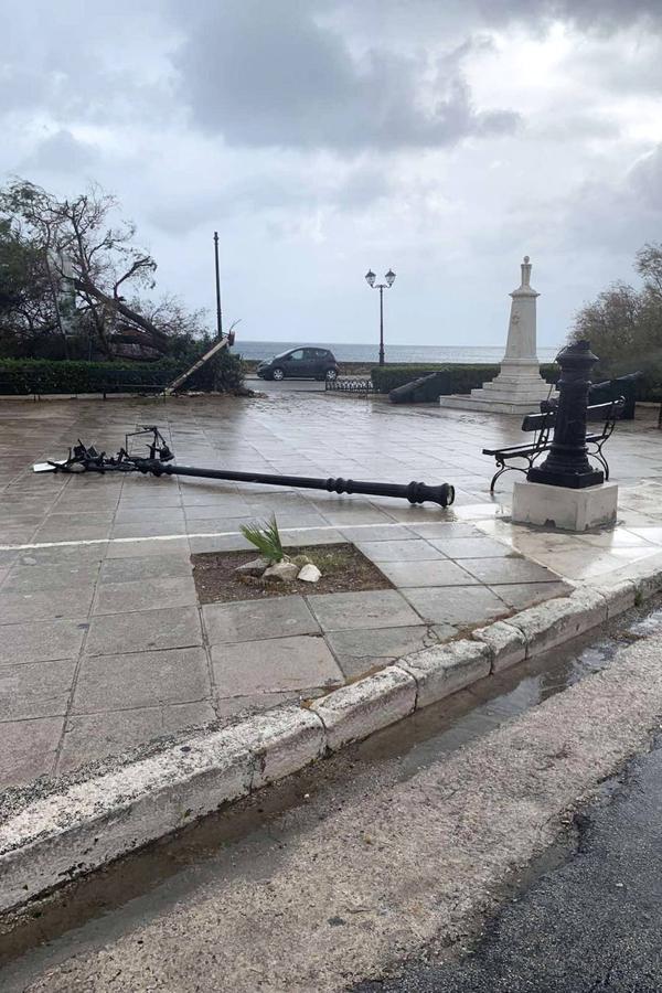 Un sorprendente ciclón tropical provoca graves destrozos en las islas griegas, con cortes de electricidad, carreteras cortadas y los colegios cerrados