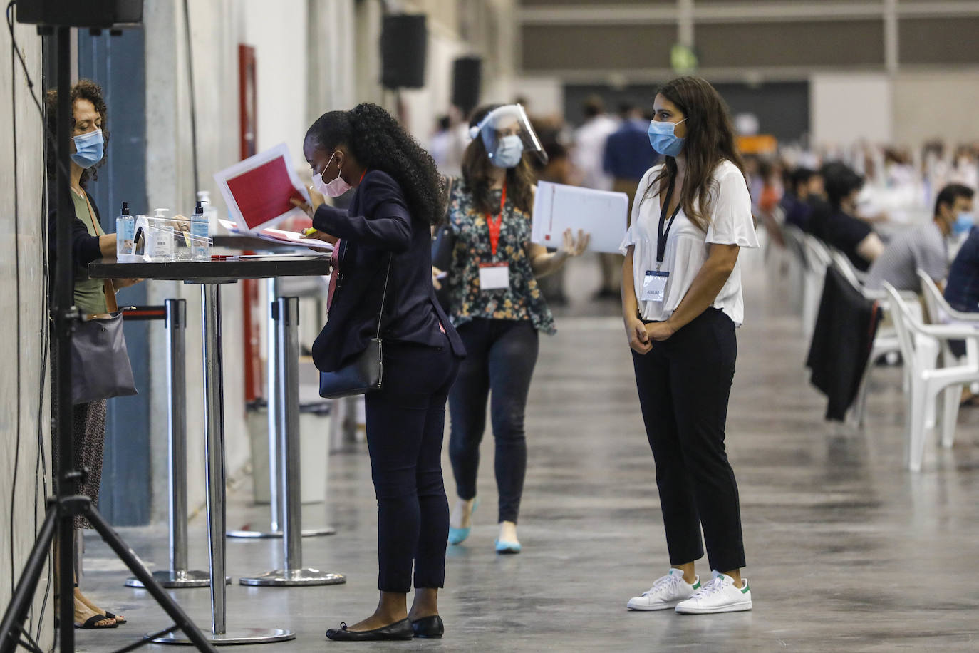 Casi 2.000 personas se dan cita en Feria Valencia para unas oposiciones marcadas por el coronavirus