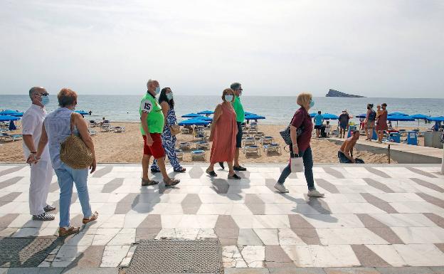 Viajeros de Fuenlabrada, este lunes en Benidorm. 