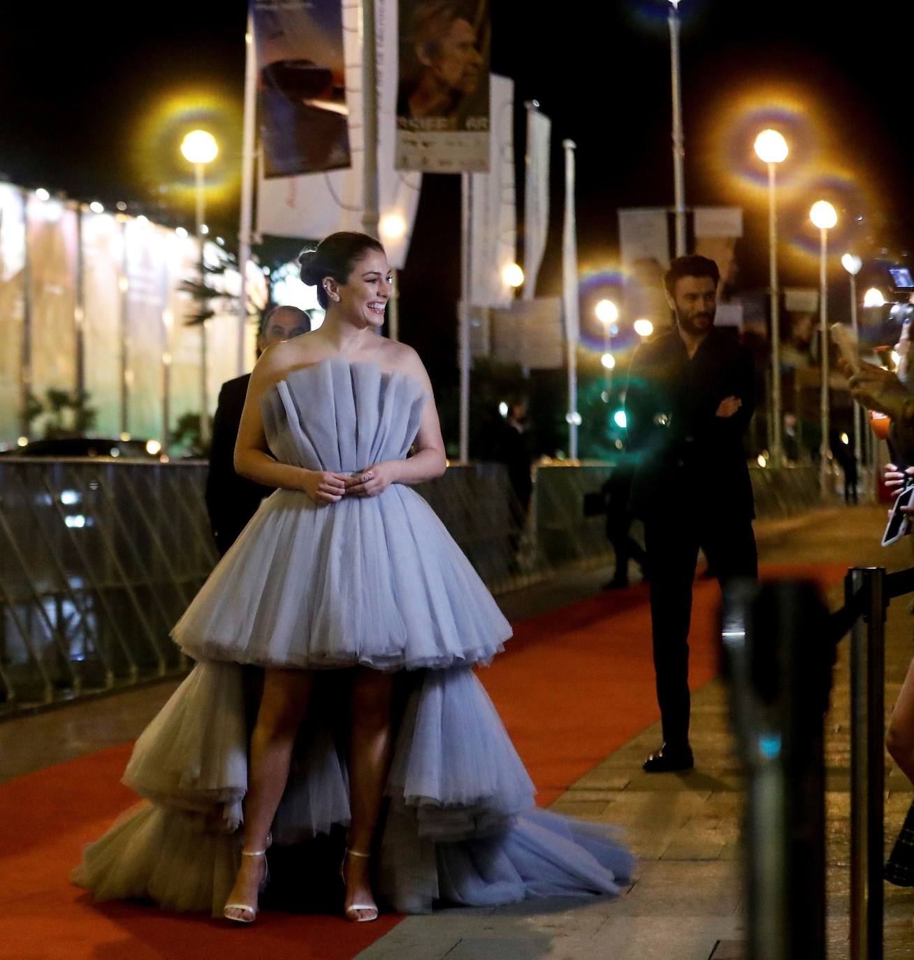 Blanca Suárez durante la alfombra roja de la película 'El verano que vivimos' en el festival de San Sebastián