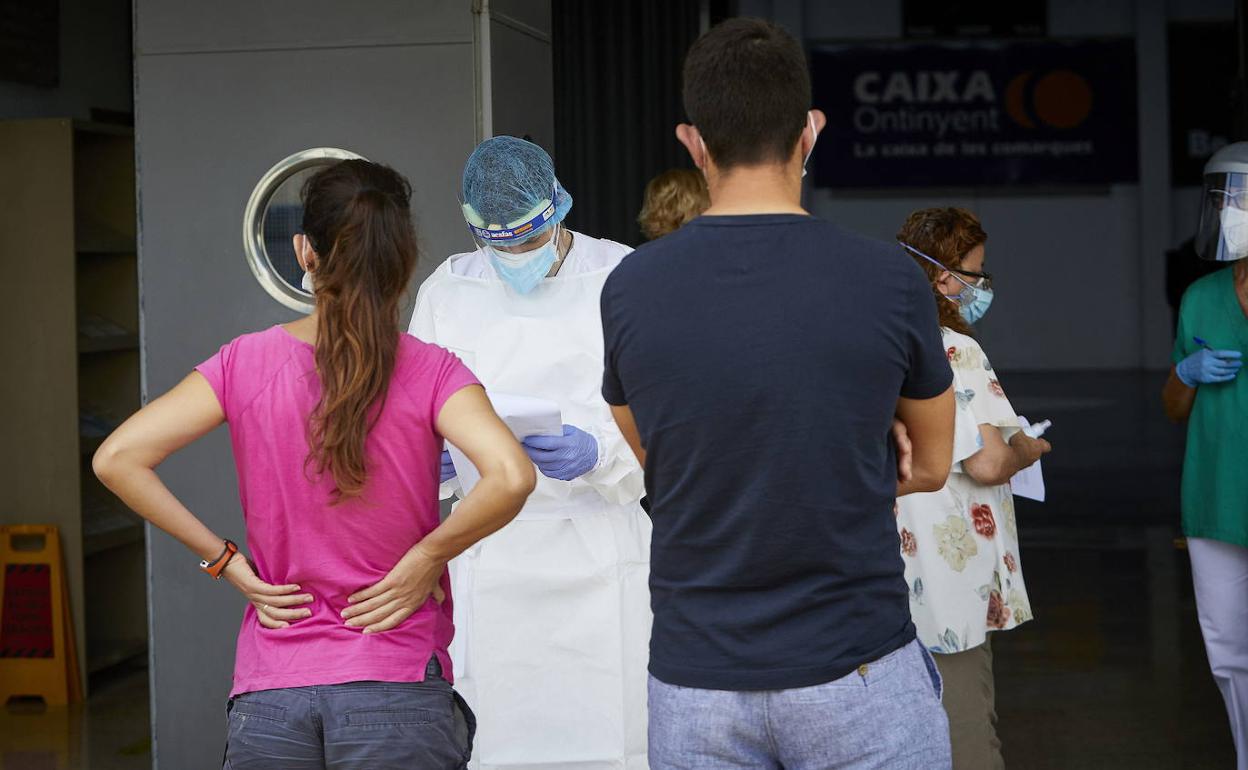 La provincia de Alicante registra 336 nuevos contagios en un día. 