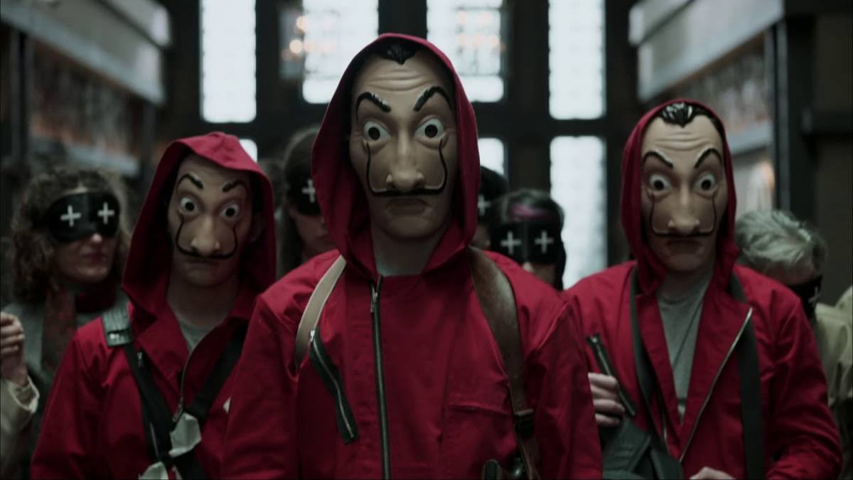 'La casa de papel' (Antena 3, Netflix) | Creada por Álex Pina y protagonizada, entre otros, por Úrsula Corberó, Itziar Ituño y Álvaro Morte, centra su historia en un grupo de atracadores que asaltan la Fábrica de Moneda y Timbre.