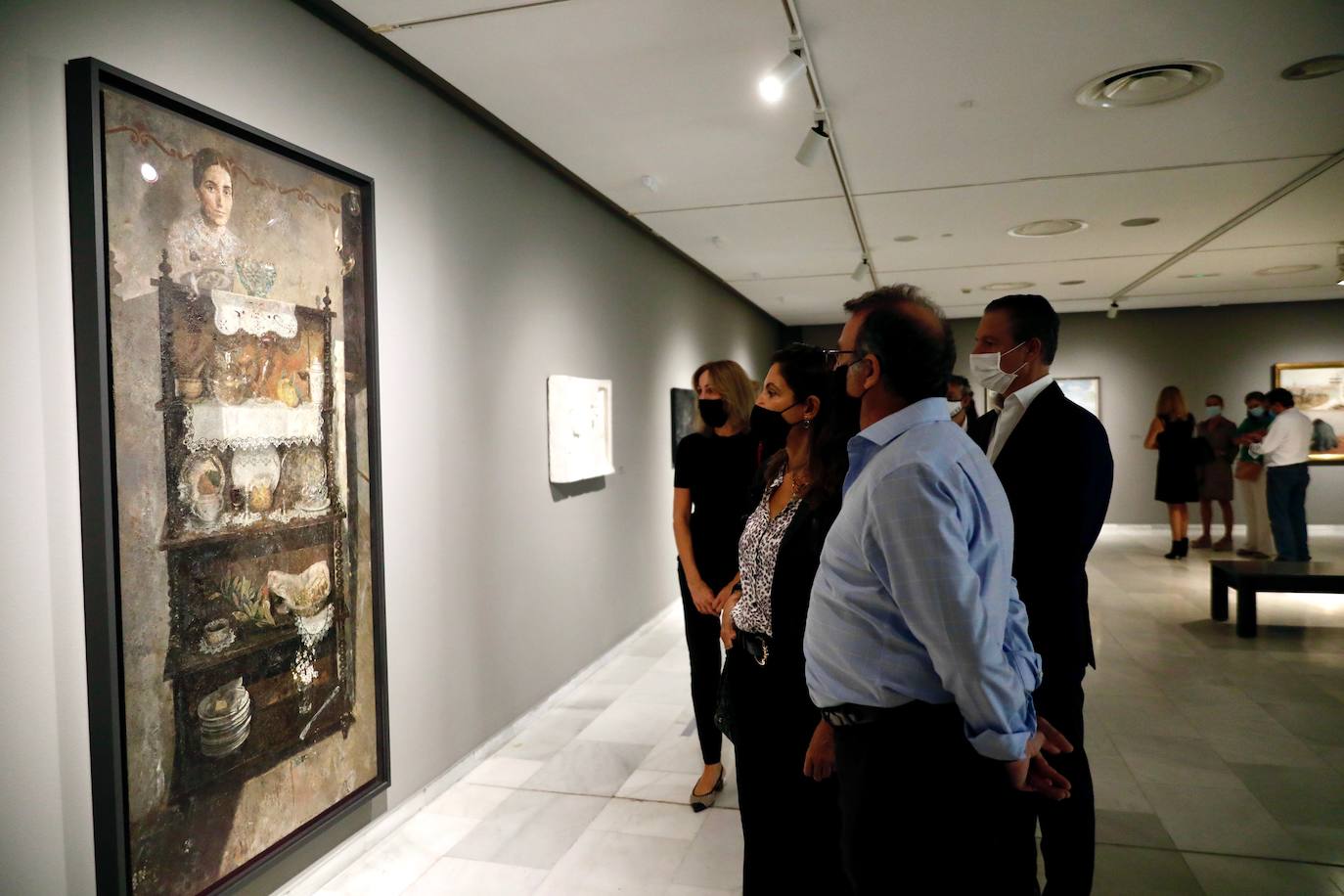 El artista de Tomelloso expone por primera vez con la pintora María Moreno, recientemente fallecida. La muestra aborda la belleza, el cuerpo humano, la gran ciudad, el interior doméstico, la mirada al mundo desde la ventana… 