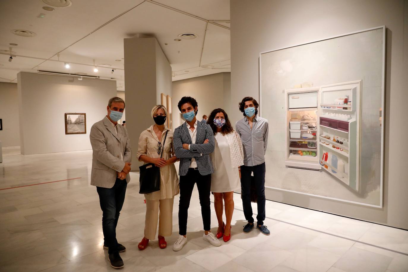 El artista de Tomelloso expone por primera vez con la pintora María Moreno, recientemente fallecida. La muestra aborda la belleza, el cuerpo humano, la gran ciudad, el interior doméstico, la mirada al mundo desde la ventana… 