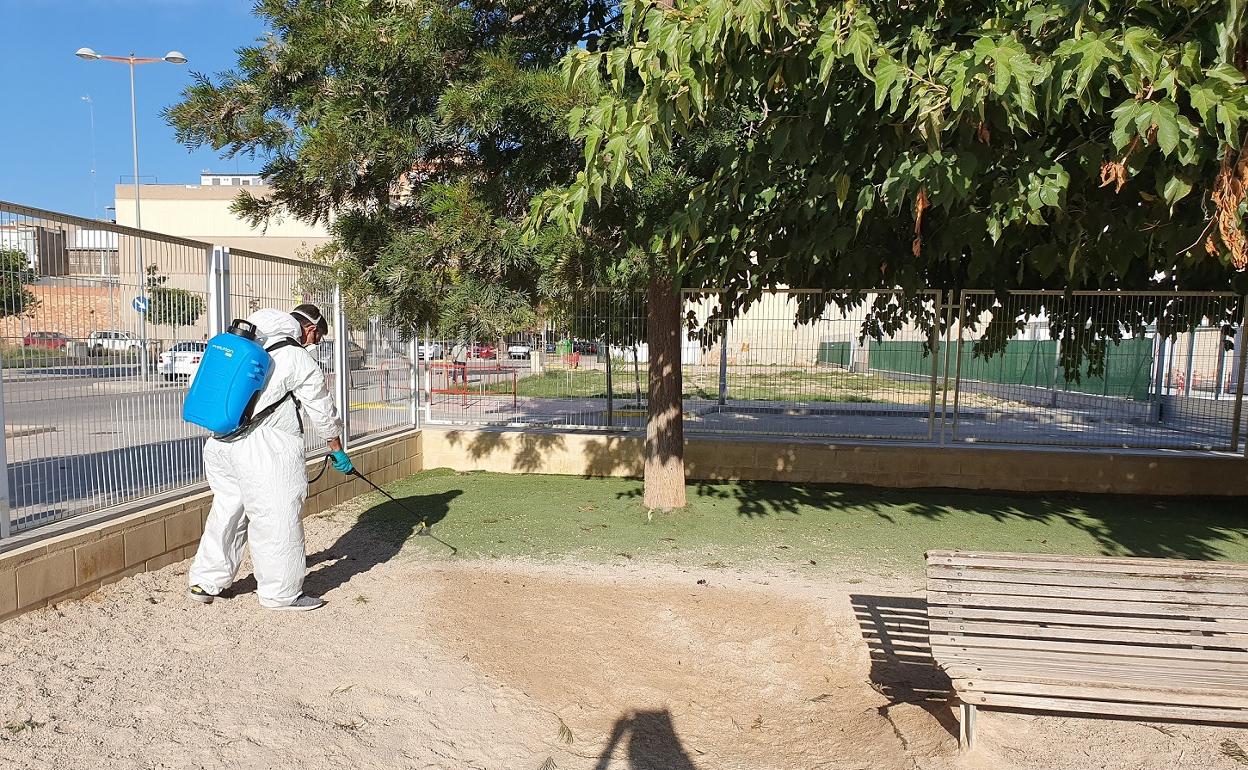 Desinfección de una de estas zonas en Sueca. 