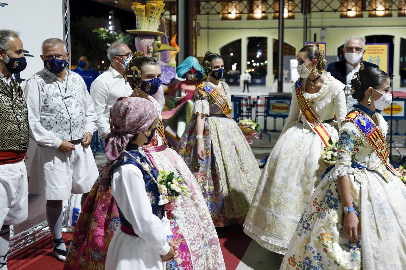 La fiesta de la Federación de Fallas de Especial se celebra en el Tinglado 2 del Puerto de Valencia