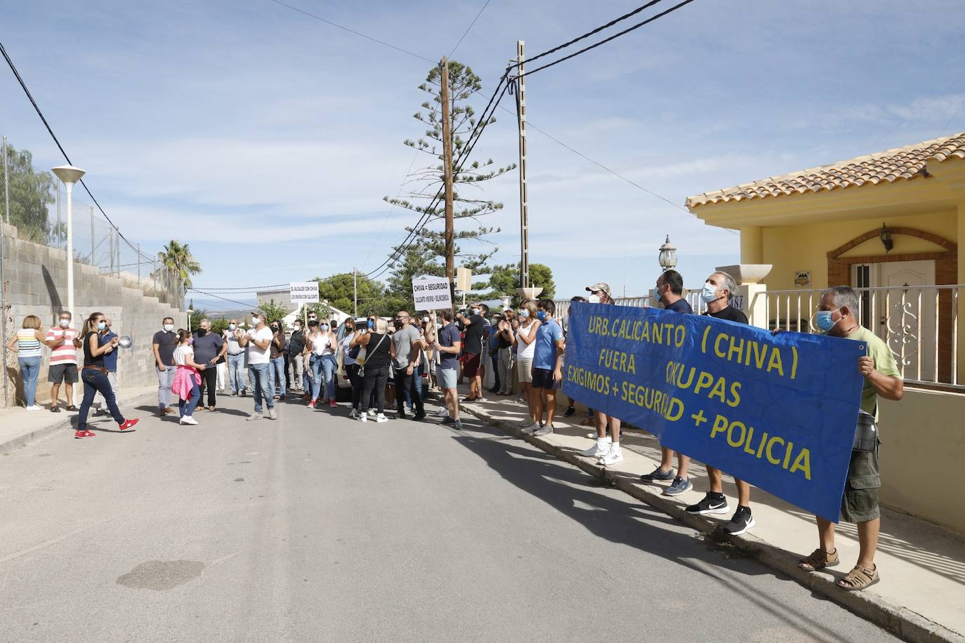Manifestación en Calicanto contra los okupas