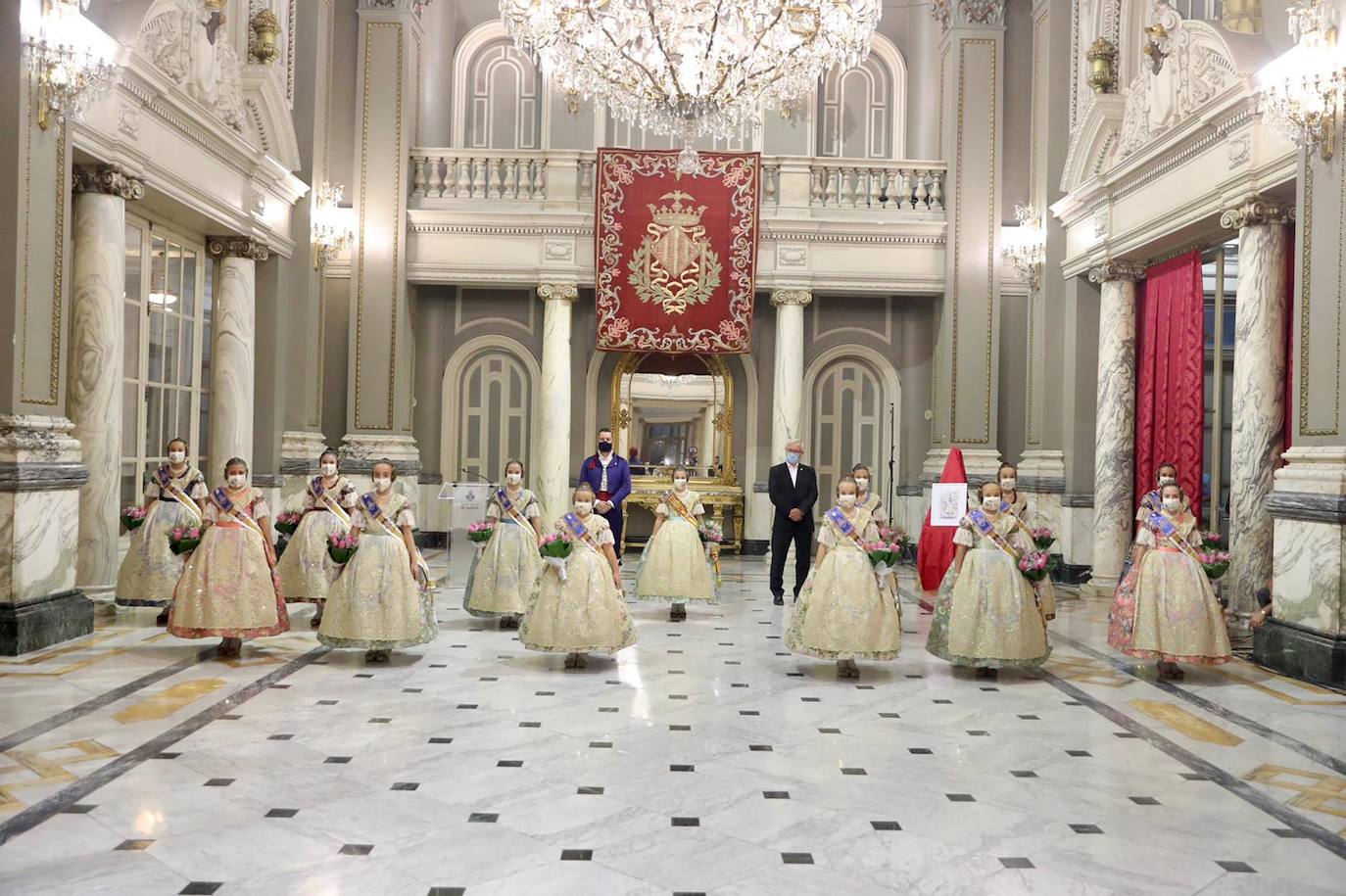 Carla García y Consuelo Llobell repiten en el cargo tras la llegada de la pandemia días antes de las fiestas falleras