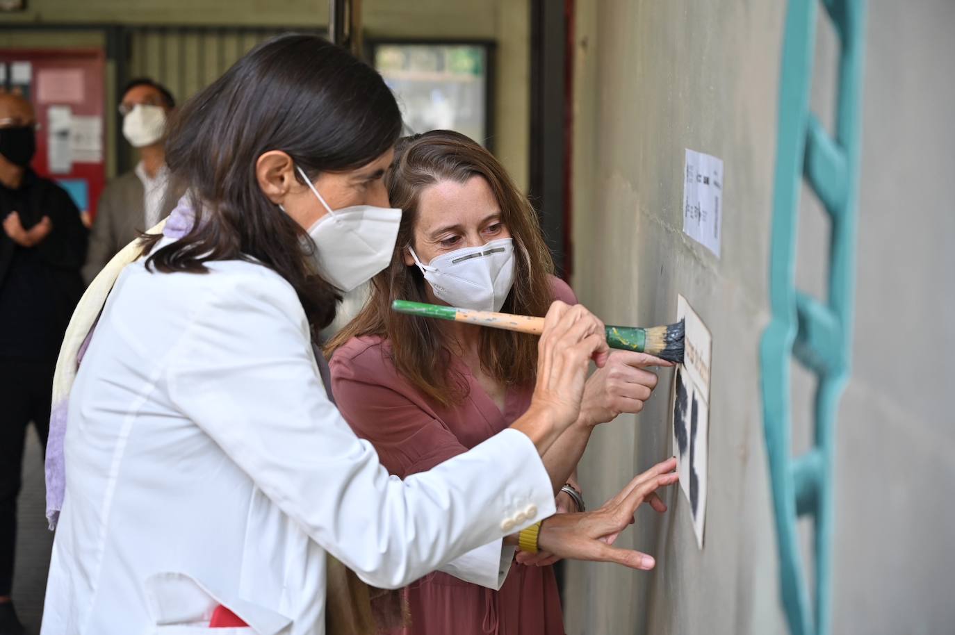 La bióloga molecular María Blasco, nueva protagonista de los murales de Mujeres de ciencia