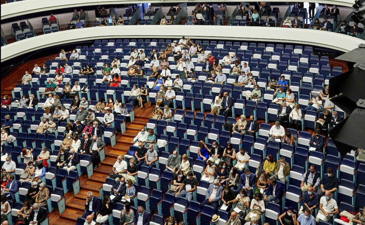 El público de 'Così fan tutte', ayer, en Les Arts. 