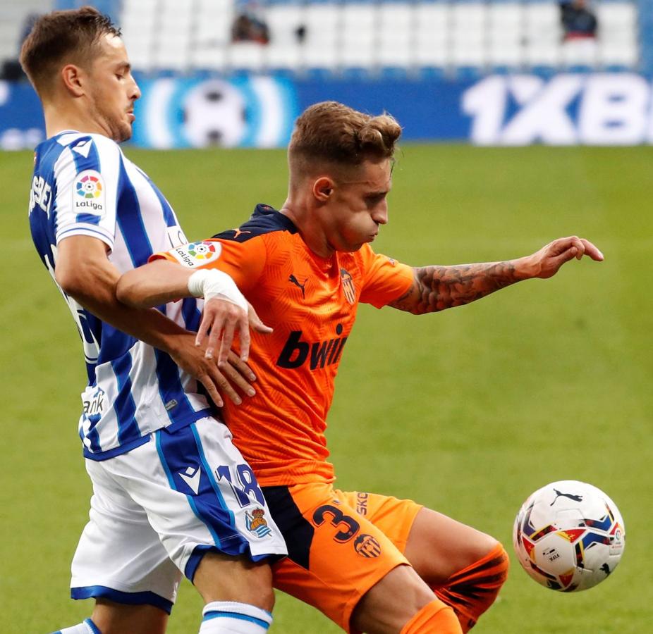 Las mejores imágenes del partido entre la Real Sociedad y el Valencia CF en el Reale Arena