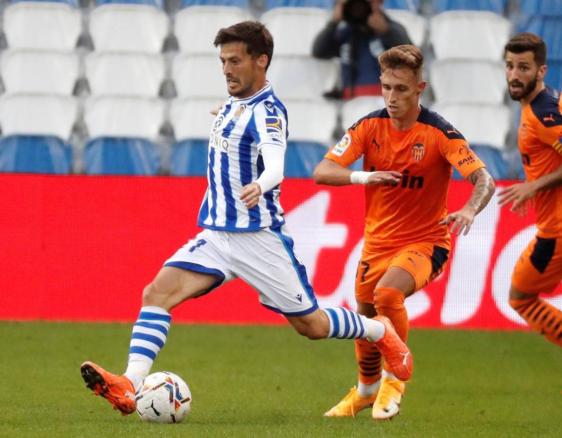 Las mejores imágenes del partido entre la Real Sociedad y el Valencia CF en el Reale Arena