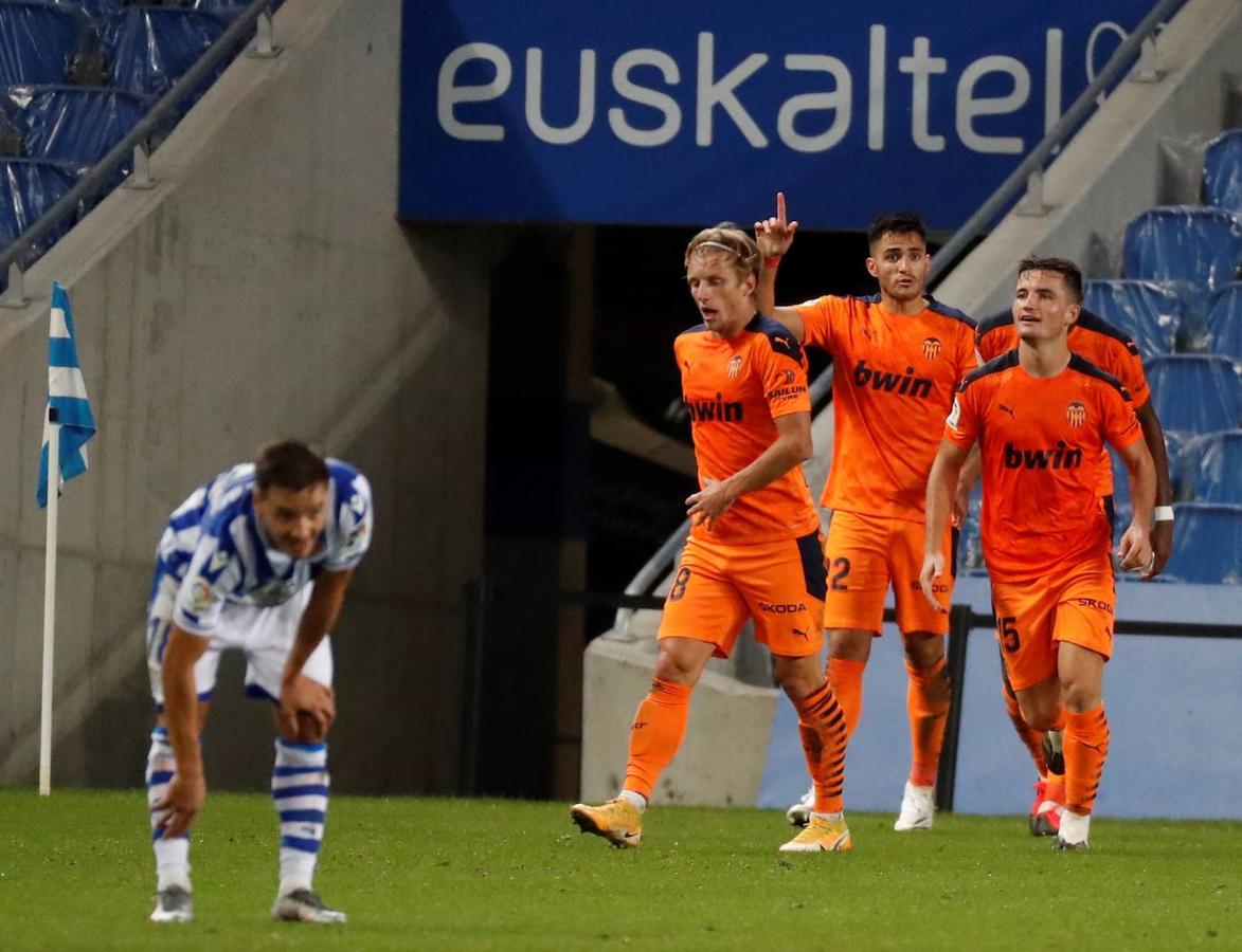 Las mejores imágenes del partido entre la Real Sociedad y el Valencia CF en el Reale Arena