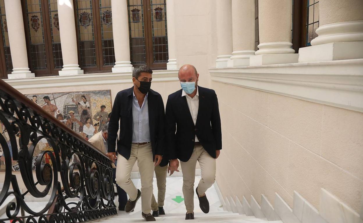 Carlos Mazón y Toni Gaspar, ayer en Alicante. 