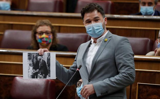 El portavoz de ERC, Gabriel Rufián, durante su intervención en la sesión de control. 