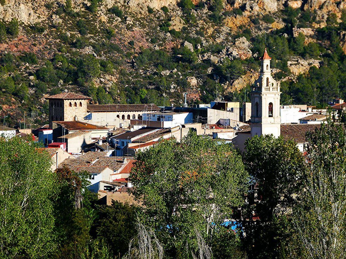 9.- Anna (Valencia) | 'El embrujo árabe del agua'. Así se podría llamar nuestra ruta por Anna, en la provincia de Valencia. Este lugar de recreo, a 66 kilómetros de Valencia, esconde infinidad de historias. No hay más que visitar El Palacio de los Condes de Cervellón y su Albufera para darse cuenta de la riqueza histórica y natural de esta localidad valenciana.