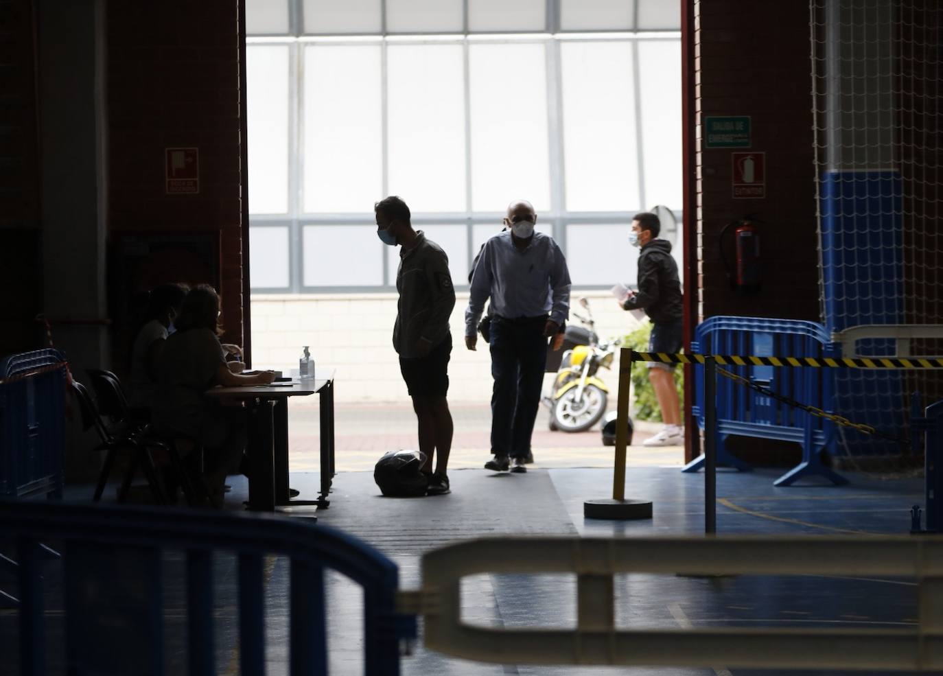 Confinados en la residencia Galileo Galilei y pruebas PCR en la UPV tras detectar 28 positivos de coronavirus. 