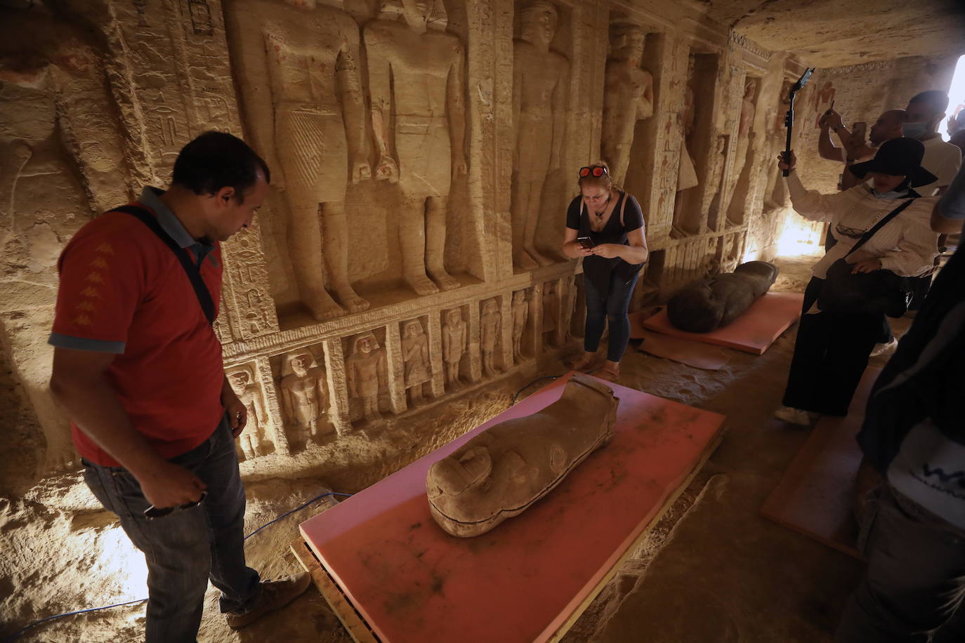 Fotos: Egipto saca a la luz 59 sarcófagos de hace 2.600 años con sus momias intactas