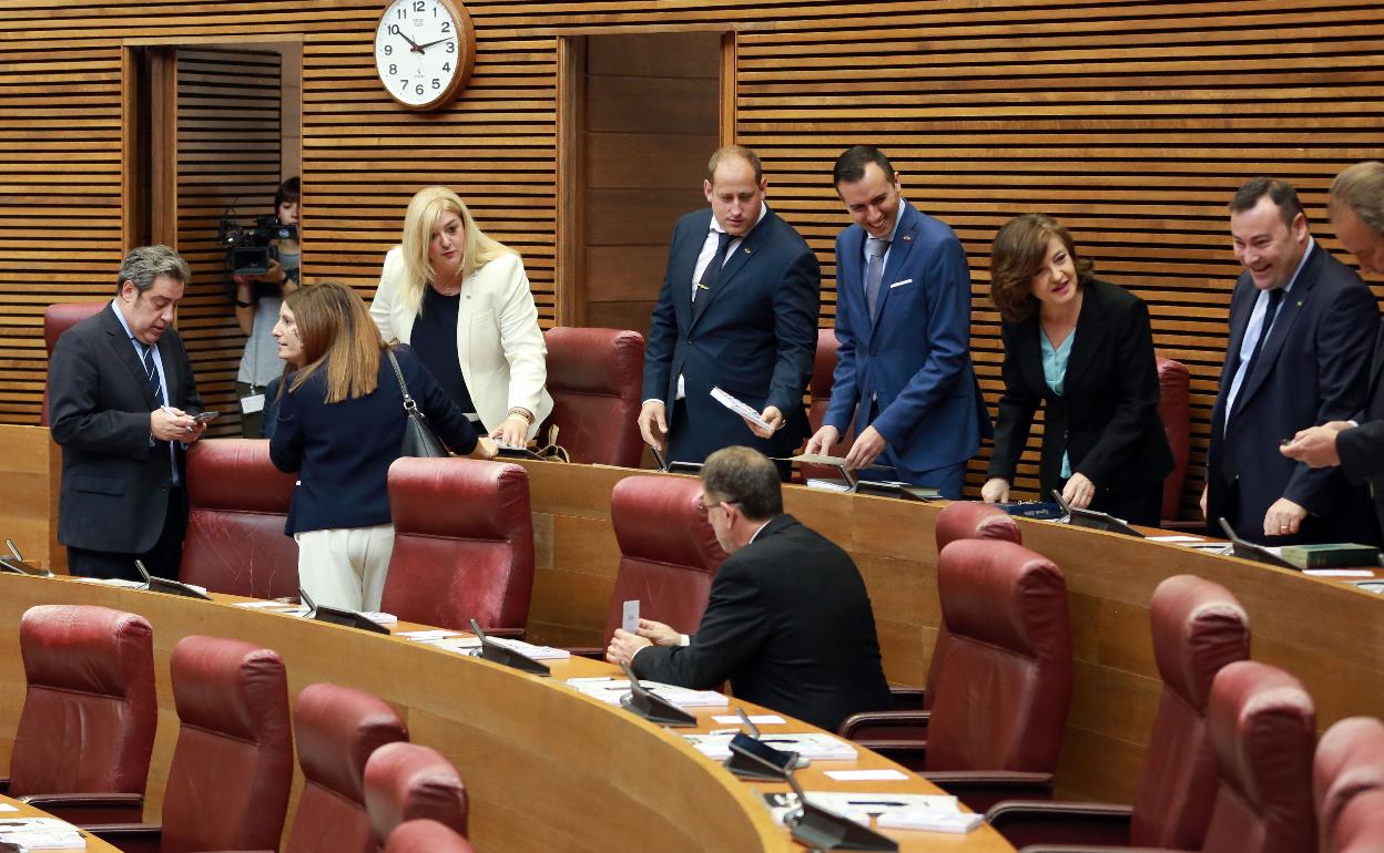 Diputados de Vox en Les Corts.