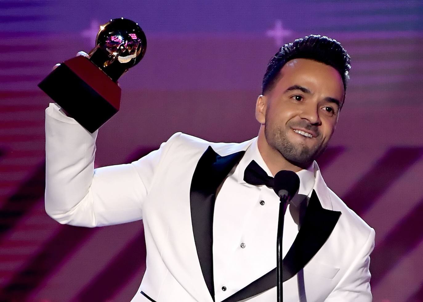 Famosos que apoyan a Joe Biden | El cantante Luis Fonsi