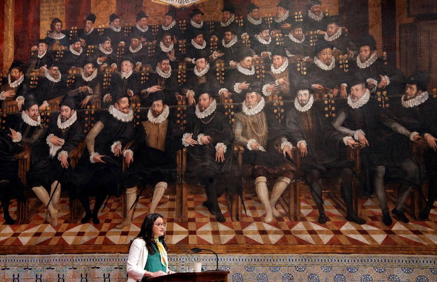 En un año marcado por la pandemia, la celebración del día grande de la Comunitat no podía tener otros protagonistas que los colectivos que han ayudado a luchar contra el coronavirus. El Palau de la Generalitat acoge el acto institucional de entrega de las Distinciones de la Generalitat con motivo del 9 d'Octubre