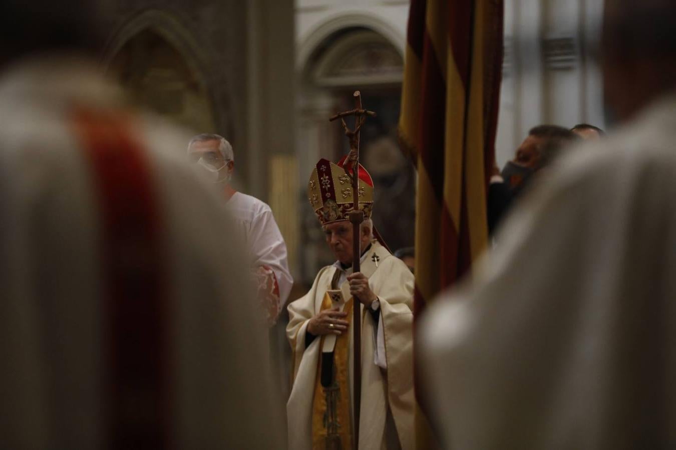 La celebración del 'Te Deum' apartada del programa oficial de actos del Ayuntamiento llena la Catedral de Valencia cumpliendo con las medidas sanitarias