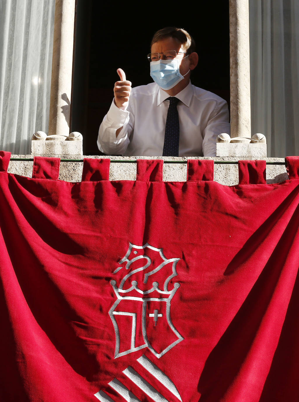 En un año marcado por la pandemia, la celebración del día grande de la Comunitat no podía tener otros protagonistas que los colectivos que han ayudado a luchar contra el coronavirus. El Palau de la Generalitat acoge el acto institucional de entrega de las Distinciones de la Generalitat con motivo del 9 d'Octubre