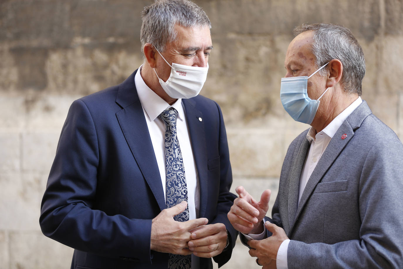 En un año marcado por la pandemia, la celebración del día grande de la Comunitat no podía tener otros protagonistas que los colectivos que han ayudado a luchar contra el coronavirus. El Palau de la Generalitat acoge el acto institucional de entrega de las Distinciones de la Generalitat con motivo del 9 d'Octubre