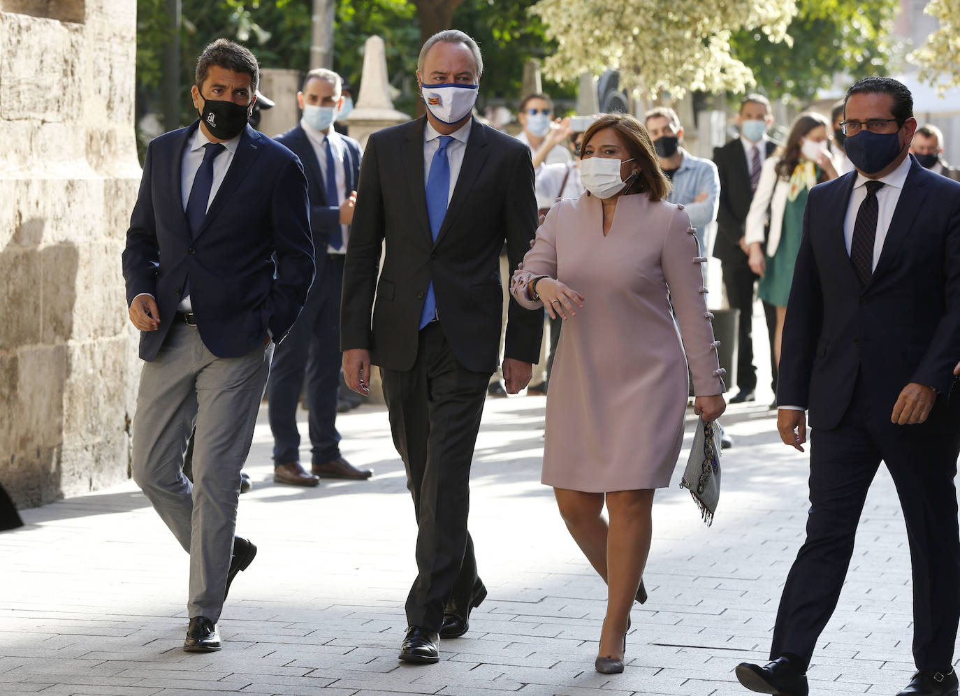 En un año marcado por la pandemia, la celebración del día grande de la Comunitat no podía tener otros protagonistas que los colectivos que han ayudado a luchar contra el coronavirus. El Palau de la Generalitat acoge el acto institucional de entrega de las Distinciones de la Generalitat con motivo del 9 d'Octubre