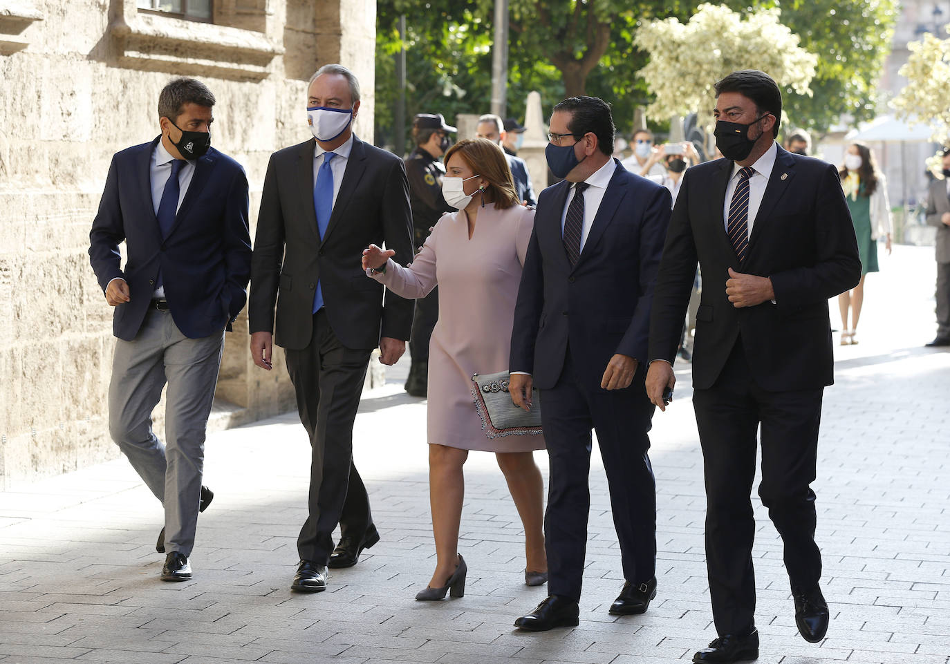 En un año marcado por la pandemia, la celebración del día grande de la Comunitat no podía tener otros protagonistas que los colectivos que han ayudado a luchar contra el coronavirus. El Palau de la Generalitat acoge el acto institucional de entrega de las Distinciones de la Generalitat con motivo del 9 d'Octubre