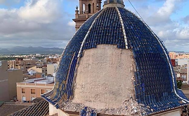 El tejado de la cúpula de la iglesia de Massamagrell se desploma