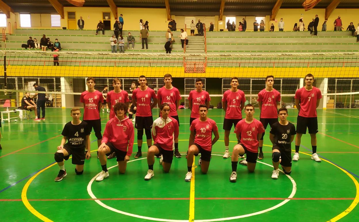 El equipo juvenil masculino del Voleibol Xàtiva que se enfrentó al SD Preter. 