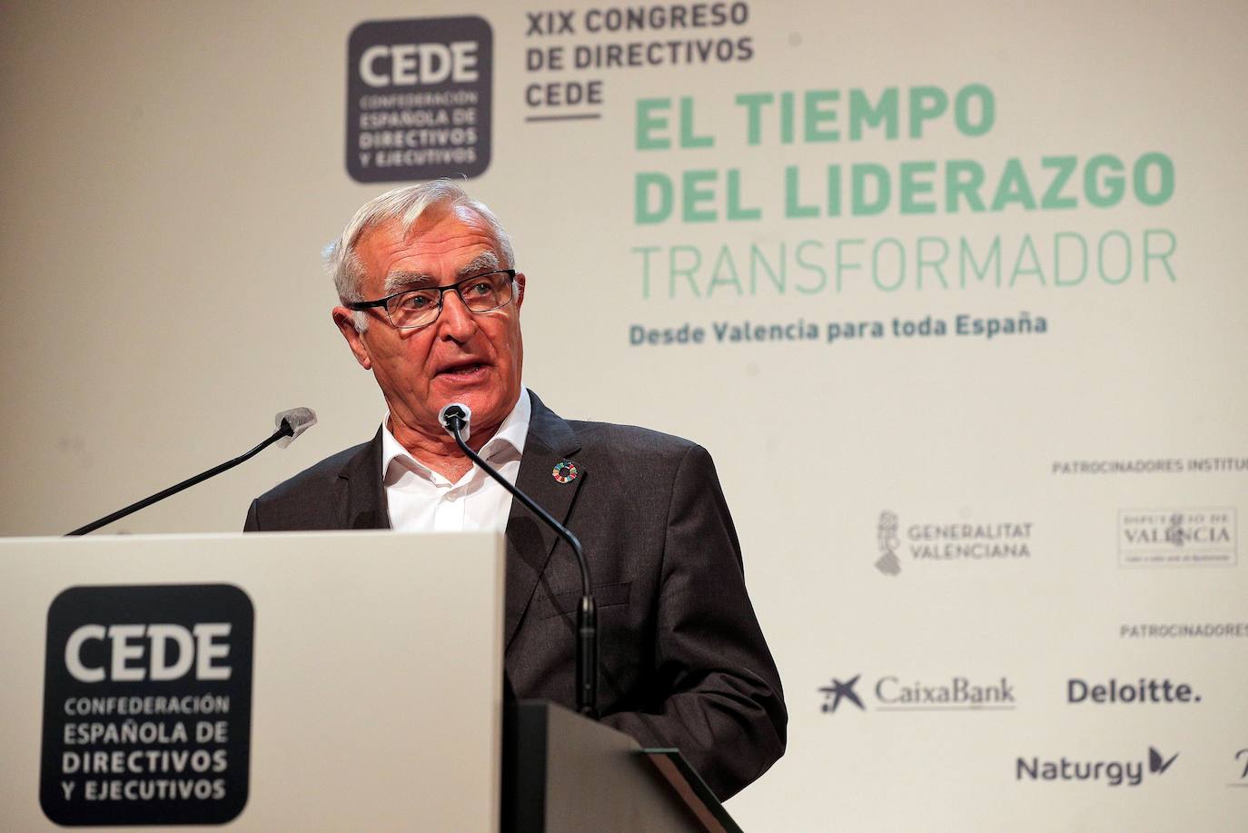 La ciudad se ha convertido por un día en la sede de las grandes empresas españolas, con una serie de conferencias en el Palau de Les Arts Reina Sofía sobre los retos de la economía española. -En la imagen, el alcalde de Valencia, Joan Ribó-.