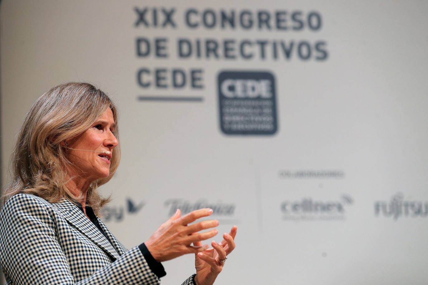 La ciudad se ha convertido por un día en la sede de las grandes empresas españolas, con una serie de conferencias en el Palau de Les Arts Reina Sofía sobre los retos de la economía española. -En la imagen, la presidenta de la Fundación Cotec, Gristina Garmendia-.