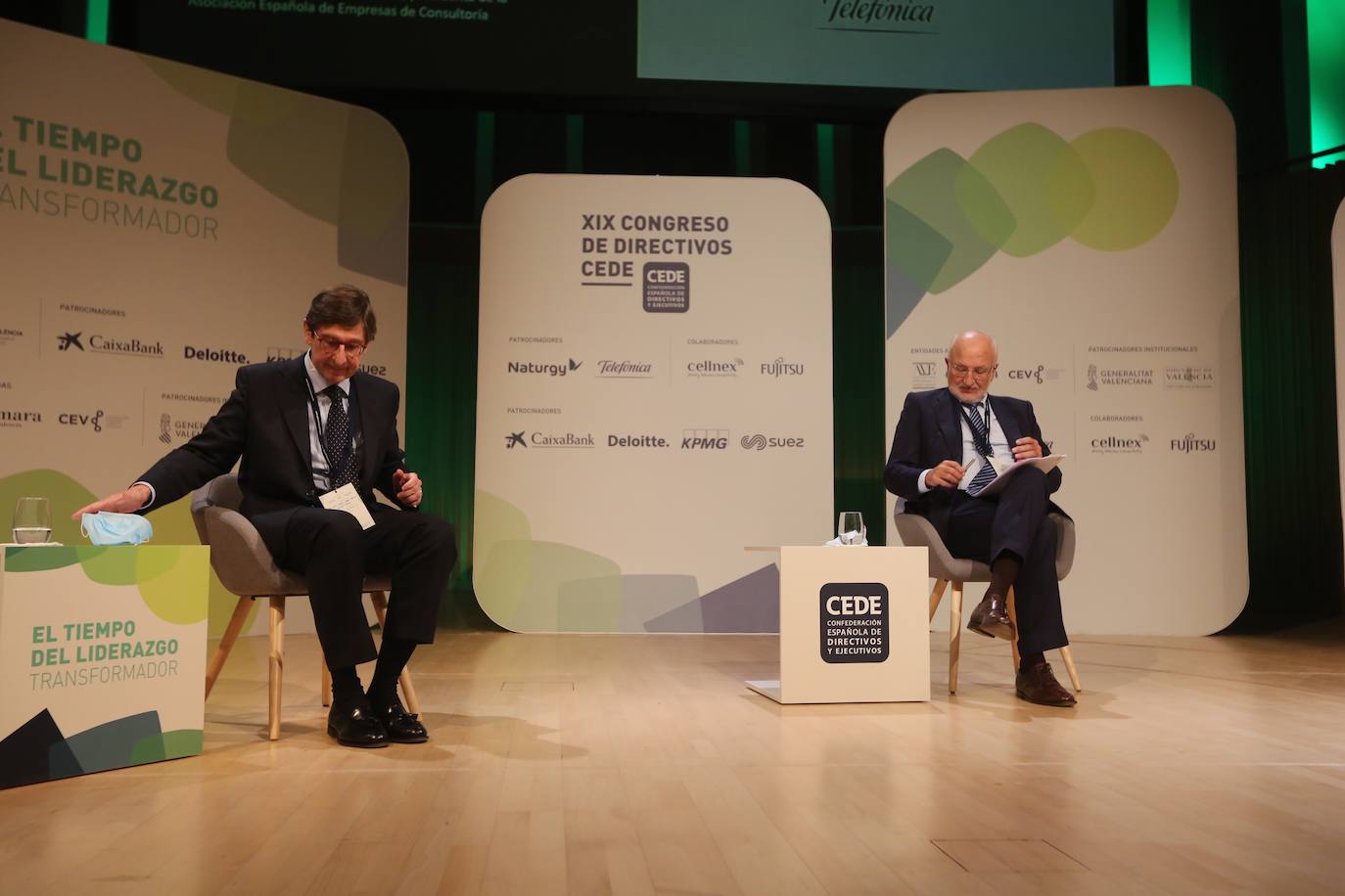 La ciudad se ha convertido por un día en la sede de las grandes empresas españolas, con una serie de conferencias en el Palau de Les Arts Reina Sofía sobre los retos de la economía española.