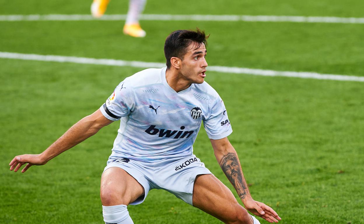 Maxi Gómez, durante el partido en La Cerámica. 