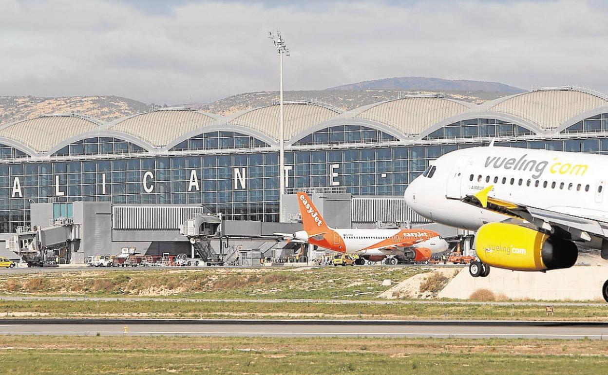 Aeropuerto Alicante-Elche. 