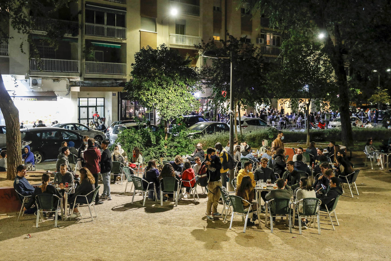 Fotos: Botellón en Valencia días antes de decretarse el toque de queda