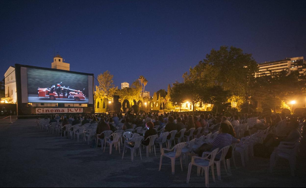 Pase de una película en Viveros en la pasada edición de Cinema Jove.