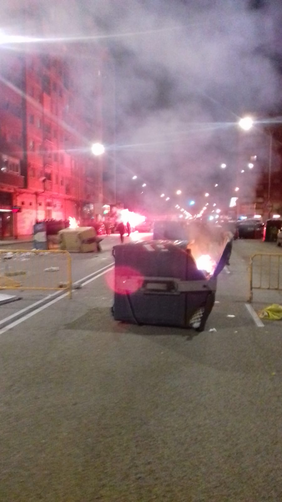 Fotos: La concentración contra las medidas anticovid acaba en batalla campal en Gamonal