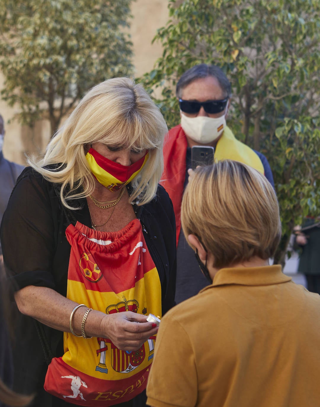 Fotos: Homenaje en Valencia a las víctimas del coronavirus