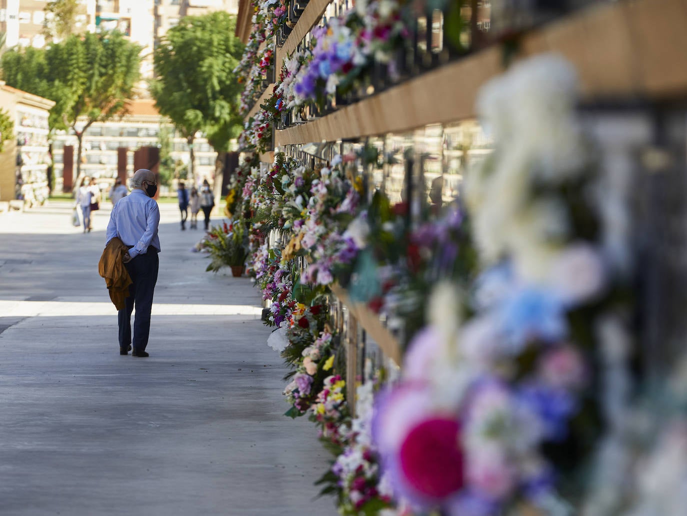 Fotos: Fotos del día de Todos los Santos en los cementerios de Valencia