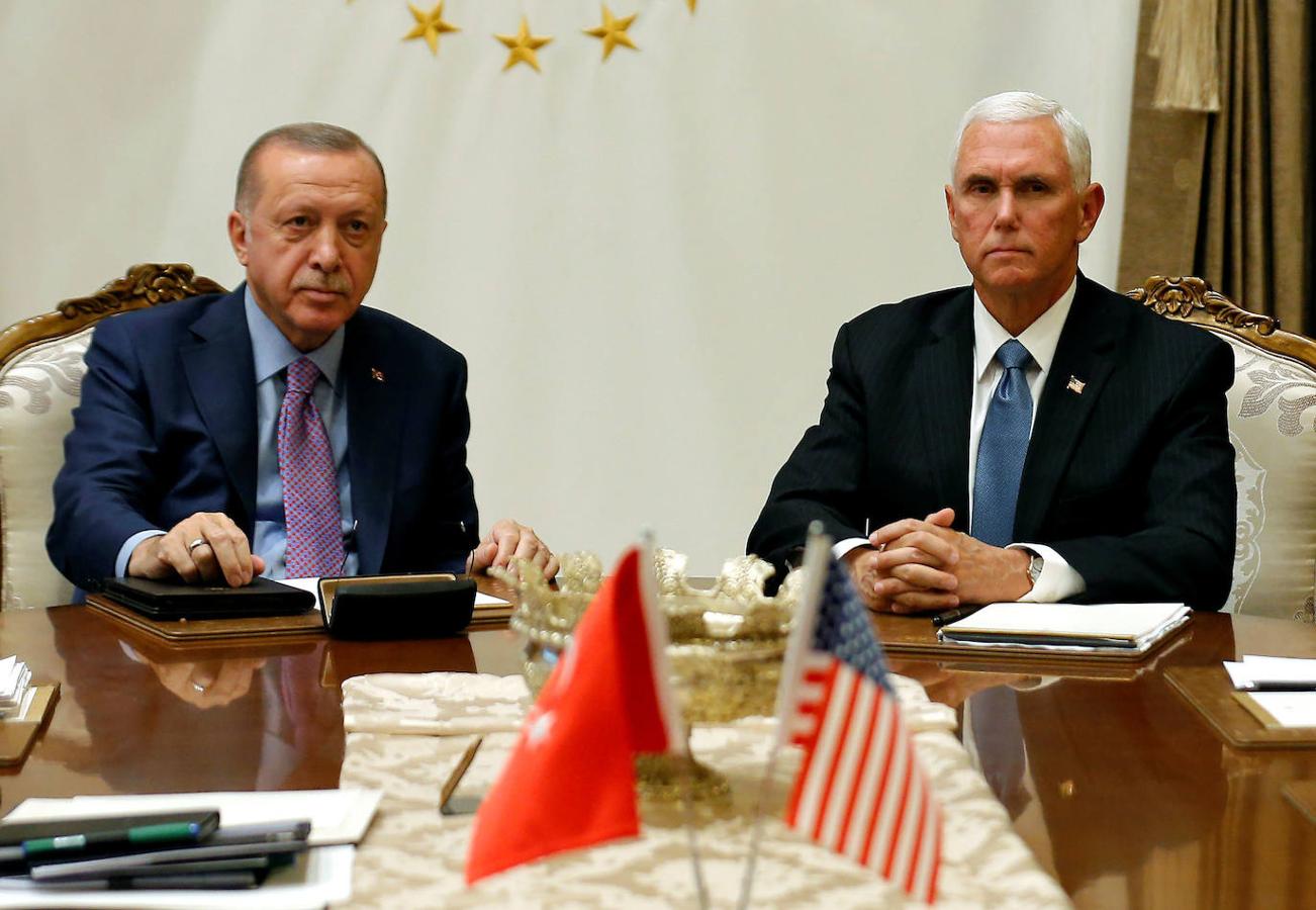 El vicepresidente Pence, junto al presidente de Turquía, Recep Tayyip Erdogan